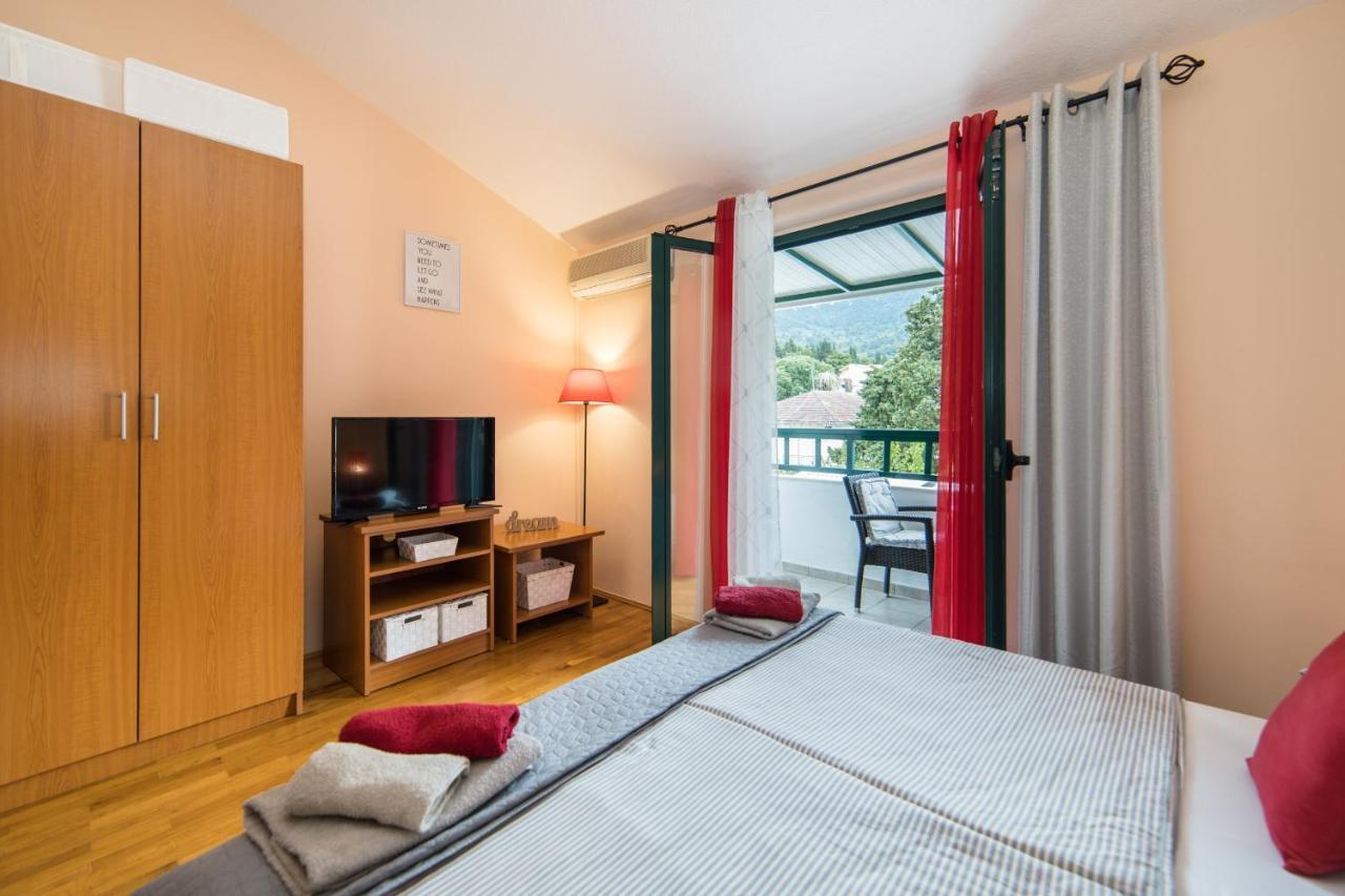 Apartments Gajeta Gradac  Exteriör bild